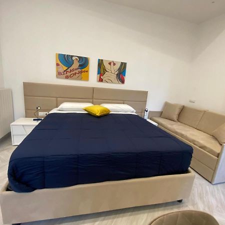 Flo' Hotel Nápoly Kültér fotó