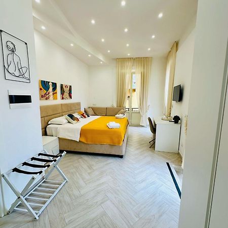 Flo' Hotel Nápoly Kültér fotó