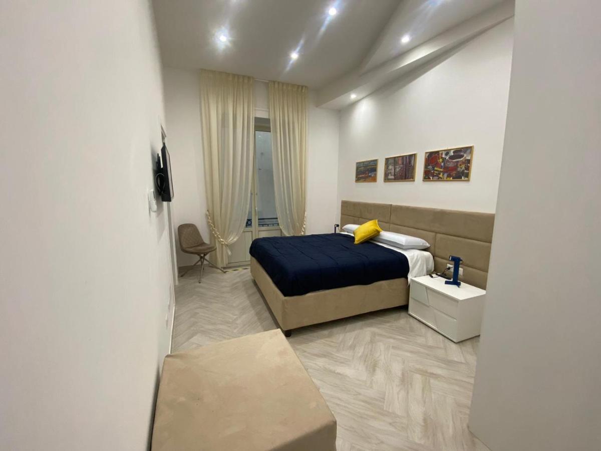 Flo' Hotel Nápoly Kültér fotó