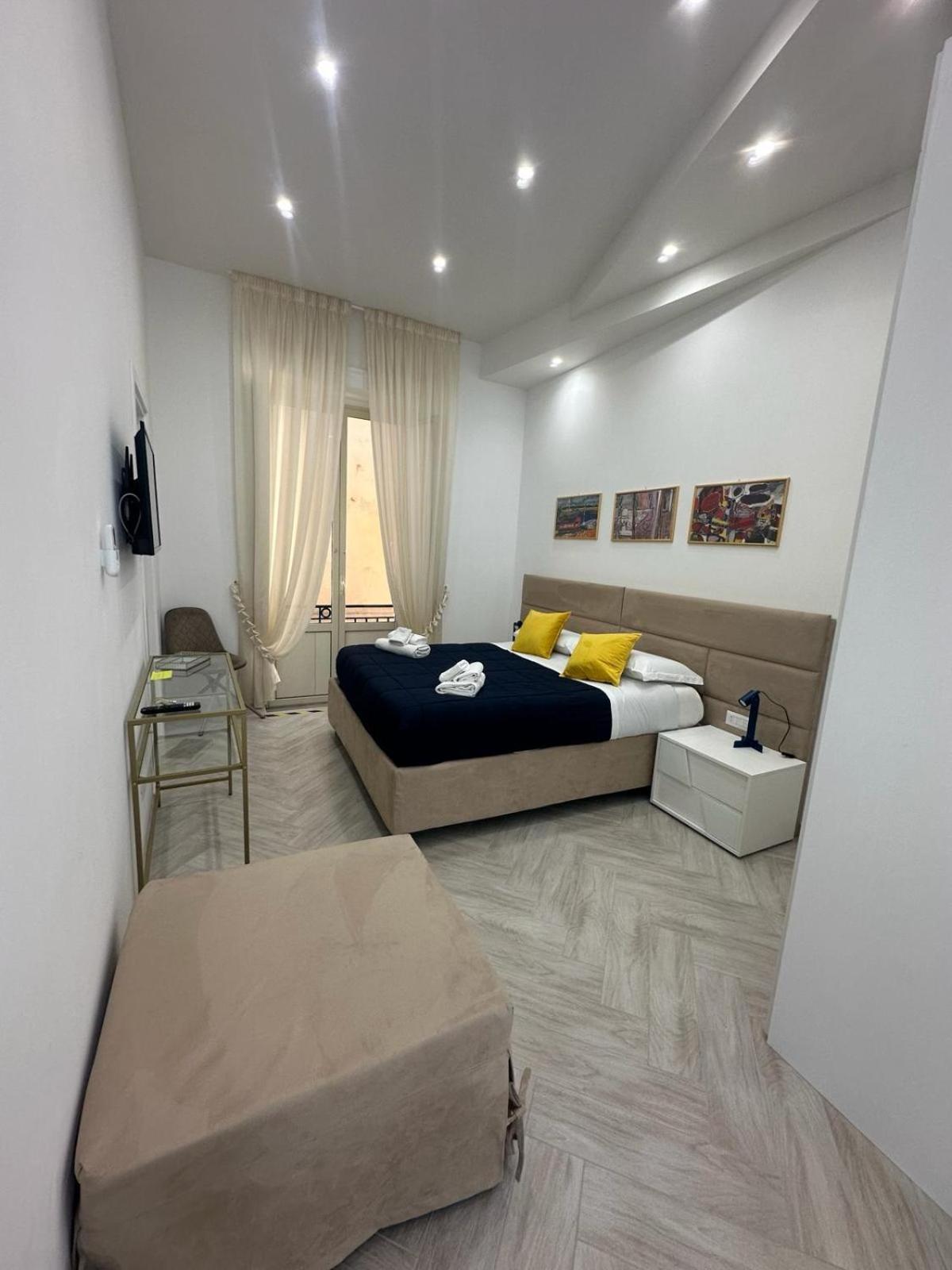 Flo' Hotel Nápoly Kültér fotó