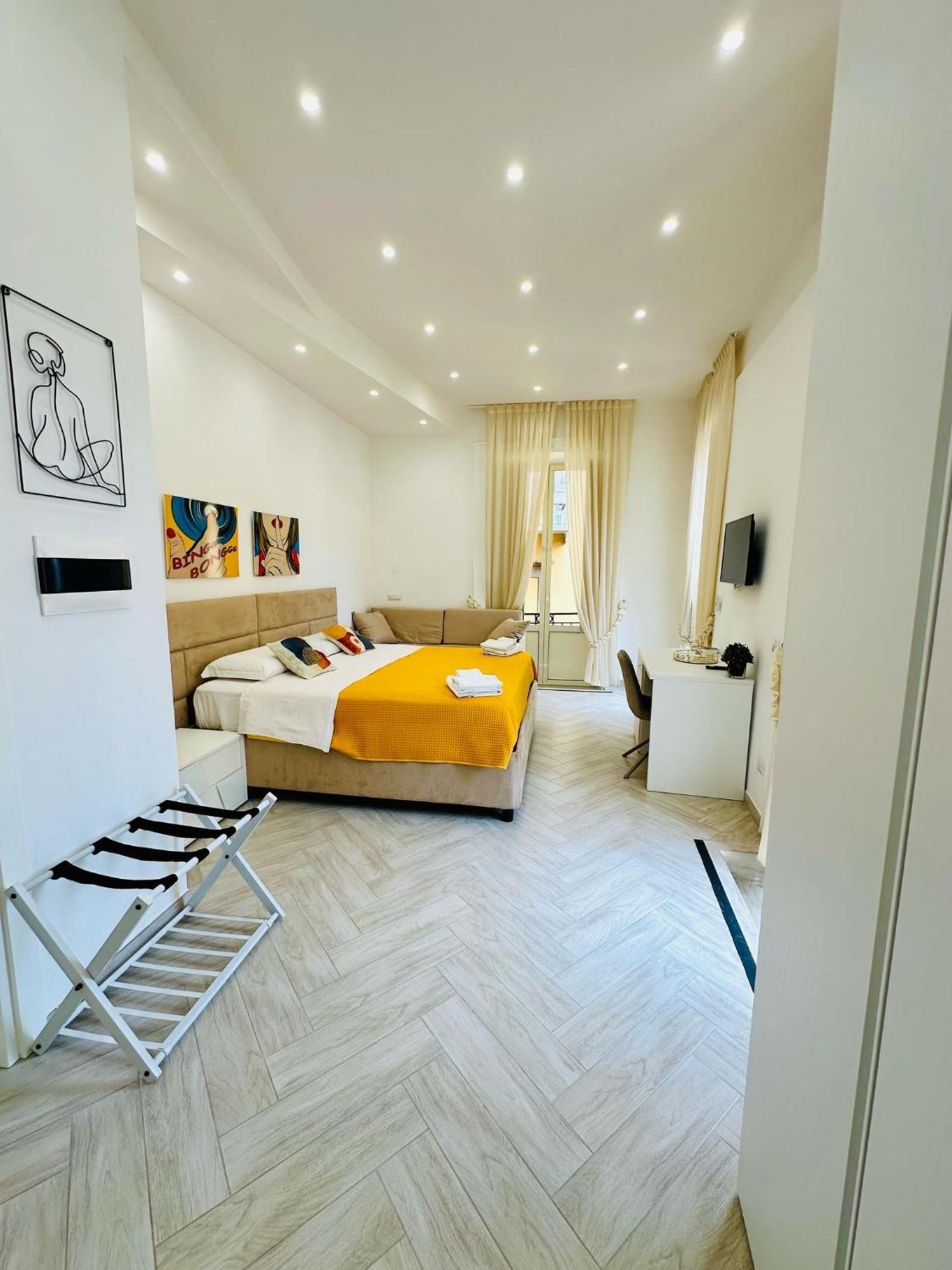 Flo' Hotel Nápoly Kültér fotó