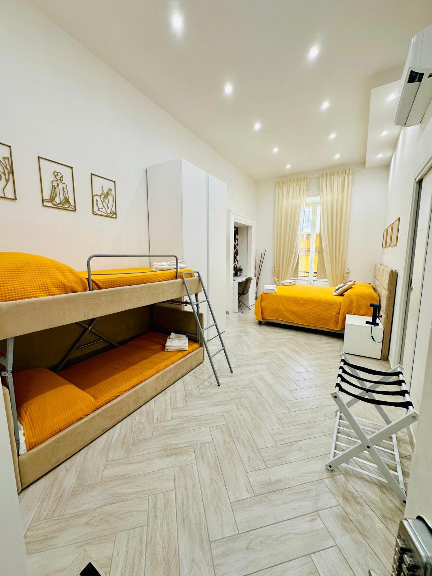 Flo' Hotel Nápoly Kültér fotó