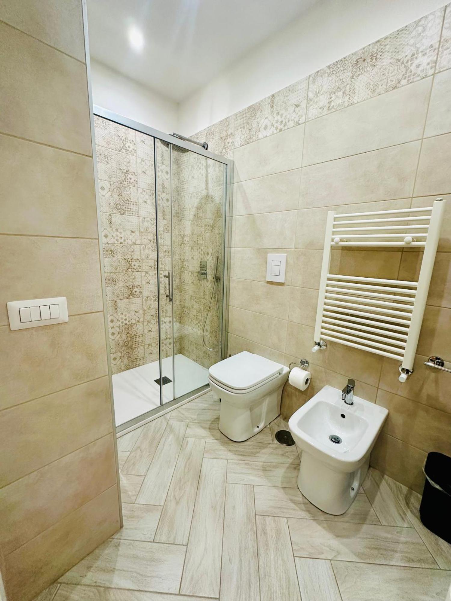 Flo' Hotel Nápoly Kültér fotó